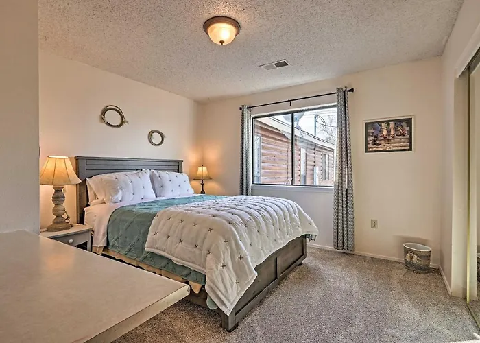 'the Eagar House' White Mountains Gem W/ Views! Holiday home